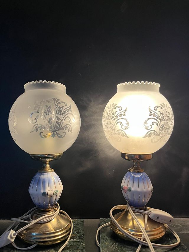 Dos lámparas mesa,tulipas