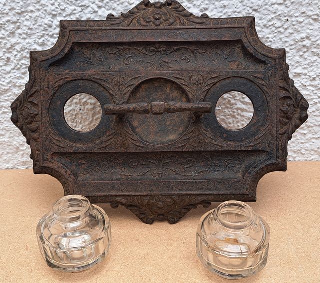 ANTIGUA ESCRIBANÍA DE HIERRO FUNDIDO SIGLO XIX