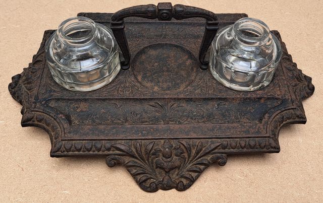 ANTIGUA ESCRIBANÍA DE HIERRO FUNDIDO SIGLO XIX