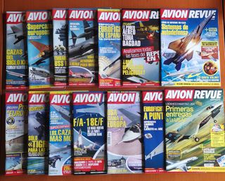 Catorce revistas de Avion Revue