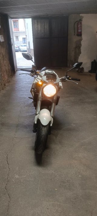 Moto cagiva Raptor, Suzuki tl, gladius