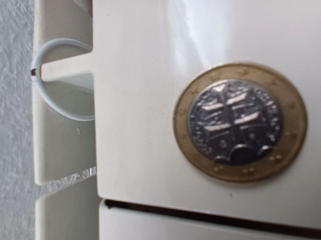 Moneda 1 euro, las 2 cruces