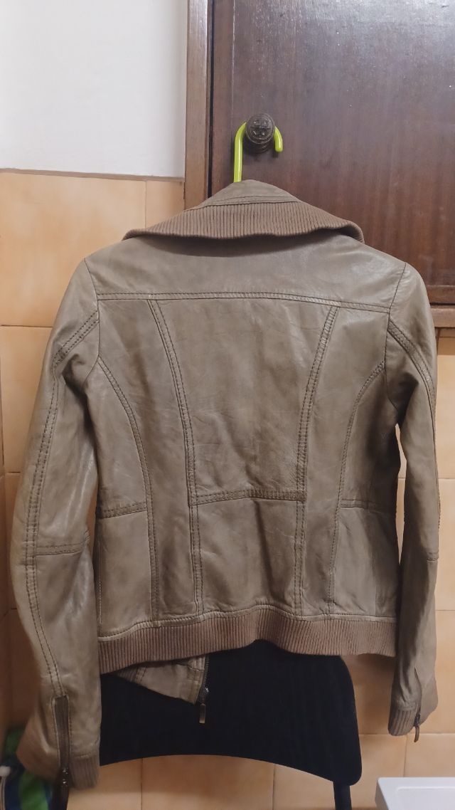 CAIU O PREÇO!!! Bonito e sóbrio casaco feminino de