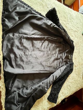 ABRIGO DE ASTRACÁN ESCOTE A LA CAJA