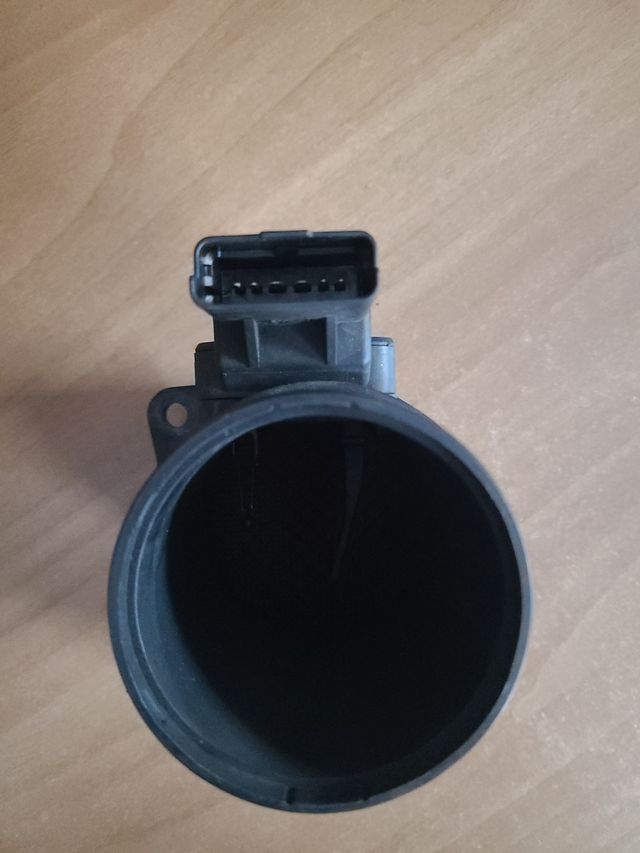 Caudalimetro o medidor de masa de aire