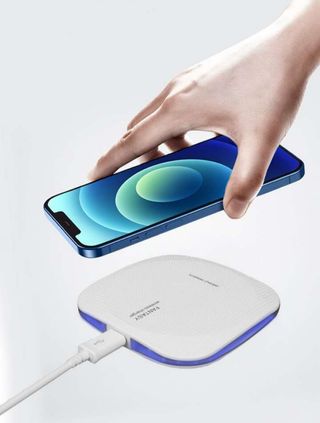 3 ESTACIONES DE CARGA INALÁMBRICA SIN