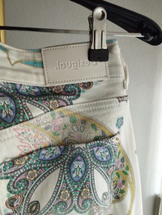 Conjunto vaquero estampado paisley Desigual