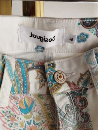 Conjunto vaquero estampado paisley Desigual
