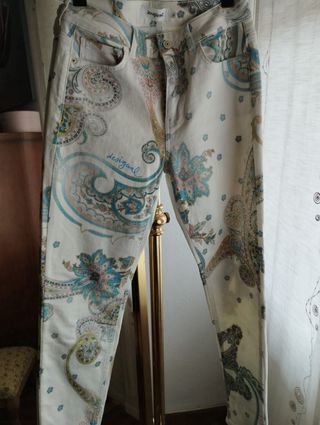 Conjunto vaquero estampado paisley Desigual