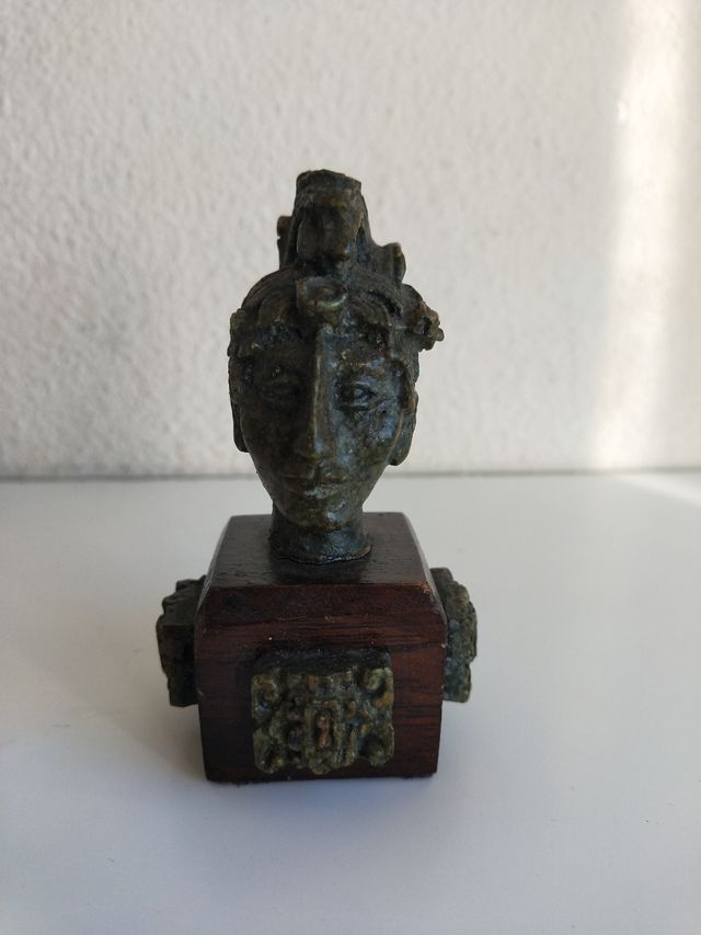 Busto maya