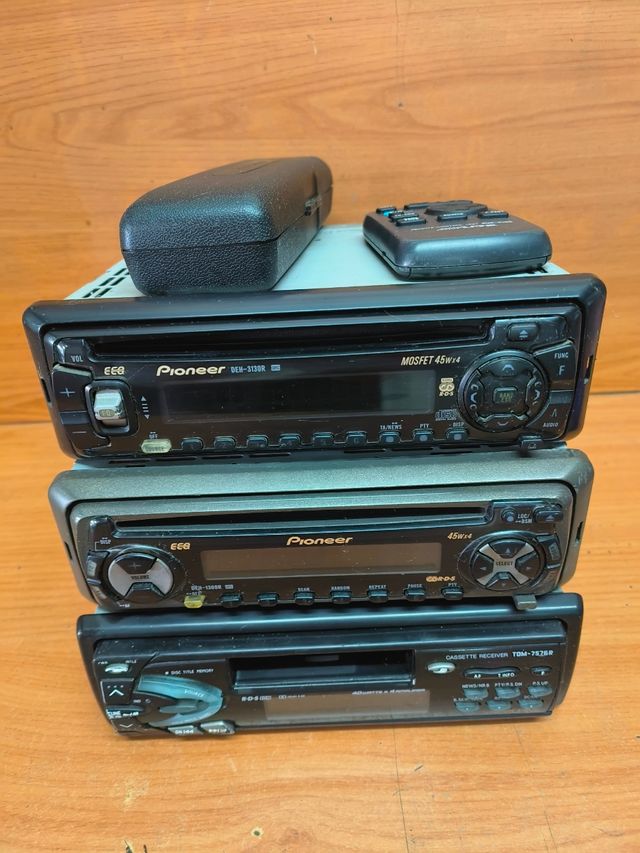 Auto radio cassette