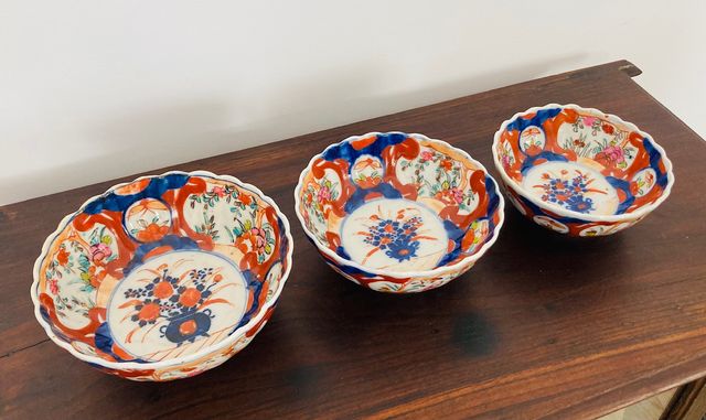 Conjunto de 3 tazas en Porcelana Siglo XIX. Imari