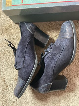 Zapatos de piel azul marino con tacon