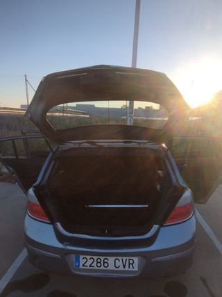 Opel Astra 2004
