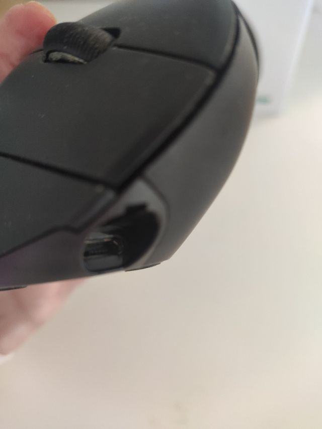 Ratón inalámbrico ergonómico vertical 