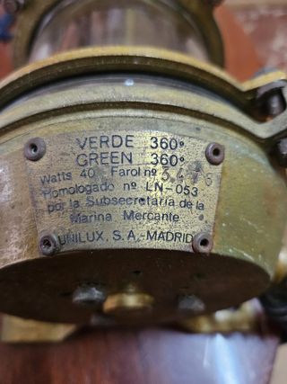 Antigua lámpara de barco