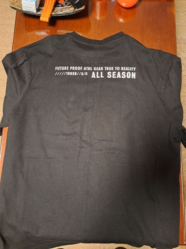 CAMISETA COORDENADAS H&M