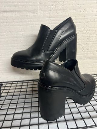 Zapatos MONCLER PIEL NEGRA T. 38