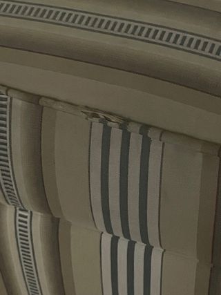 Puff. Asiento tapizado. Con contenedor Zapatero