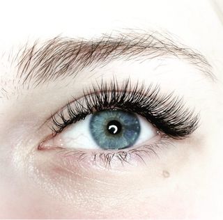 Puedes ser mi modelo de extensiones de pestañas