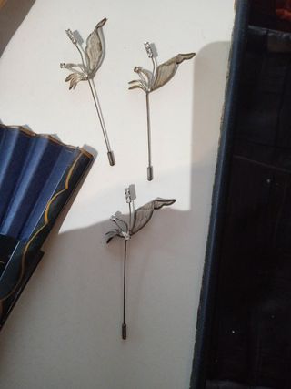 Abanicos y alfileres de ropa
