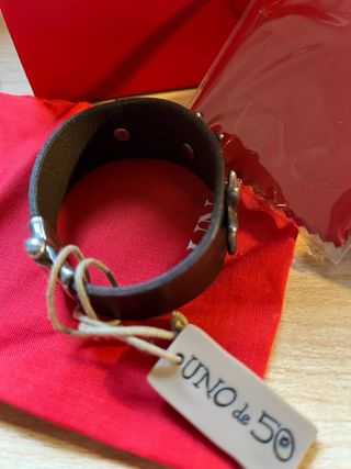 Pulsera UNO de 50 Cuero Estrellas NUEVA