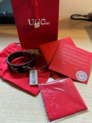Pulsera UNO de 50 Cuero Estrellas NUEVA