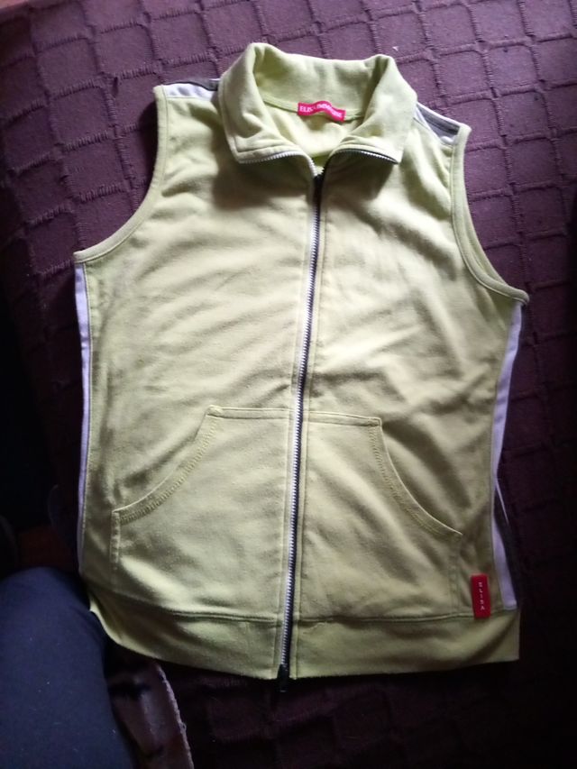 Chaleco verde pistacho