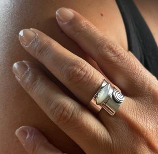 Anillo de plata950 ajustable espiral madreperla