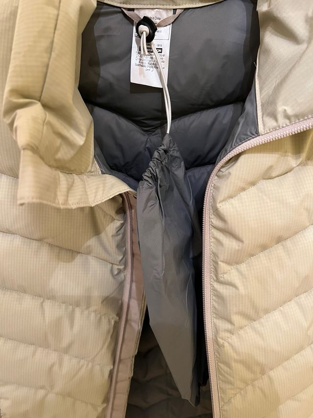 Chaleco mujer color crudo Forclaz a estrenar.