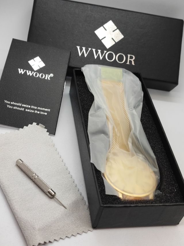 Reloj hombre Wwoor dorado