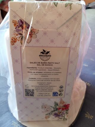 Regadera metálica con set de baño 🩷