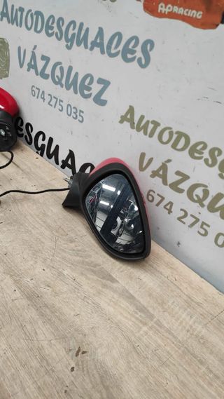 Espejos retrovisores eléctricos rojos Ford Fiesta