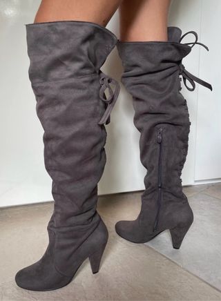 Stivali in alcantara grigia TG. 36 abbondante