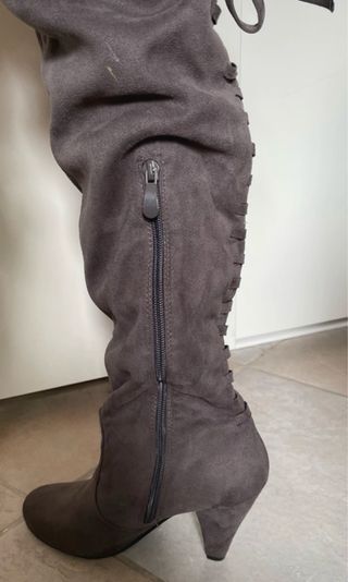 Stivali in alcantara grigia TG. 36 abbondante
