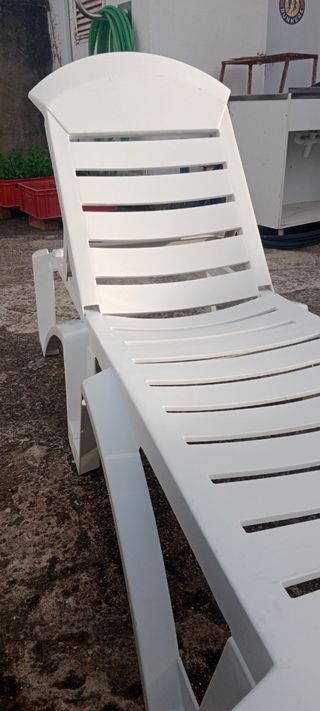 Tumbona Blanca para Piscina