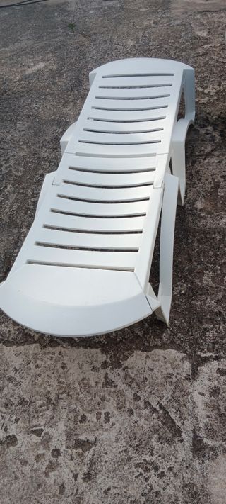 Tumbona Blanca para Piscina