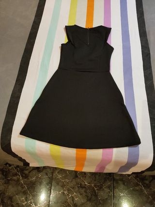 Vestido pone talla M pero es como una S