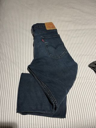 Levi’s azul marino W31L32