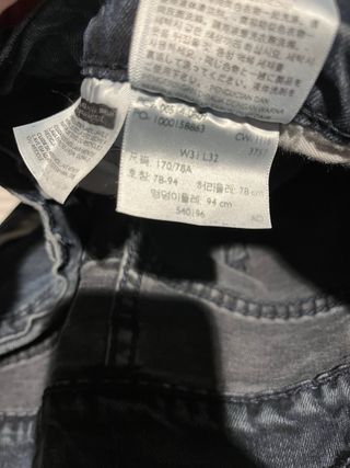 Levi’s azul marino W31L32