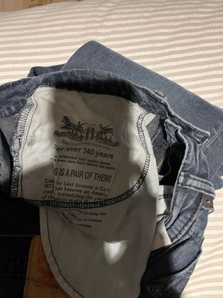 Levi’s azul marino W31L32