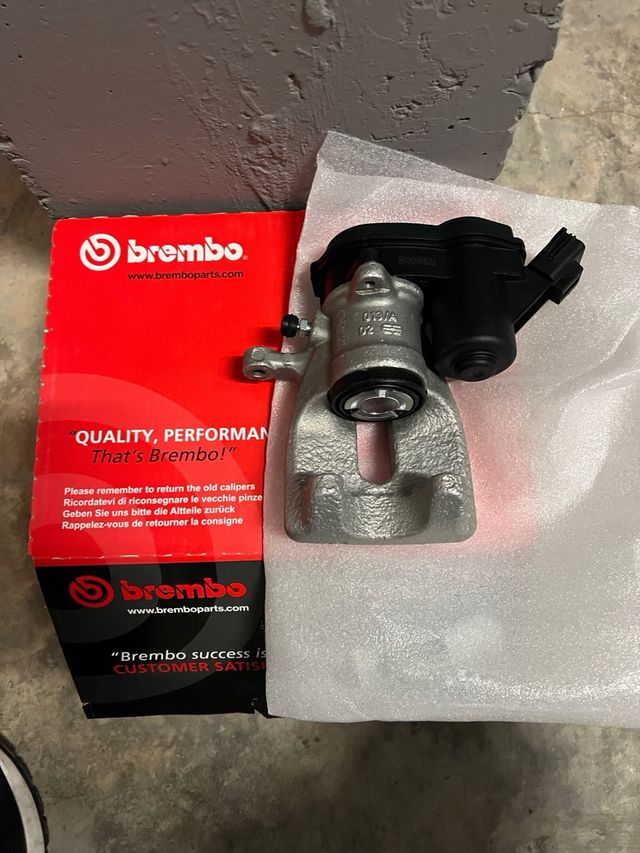 Caliper Renault trasero Brembo