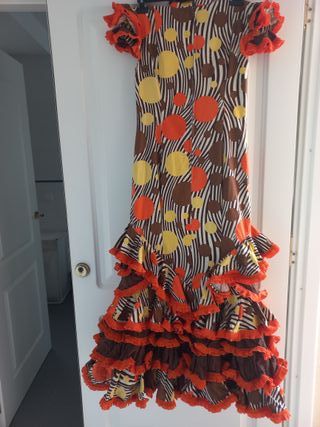 Traje de flamenca . Mar. Ubaldo Lopez.Revuelo.T-40