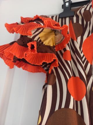 Traje de flamenca . Mar. Ubaldo Lopez.Revuelo.T-40