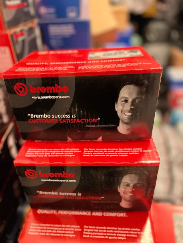 Pareja Caliper delanteros Toyota Hilux Brembo