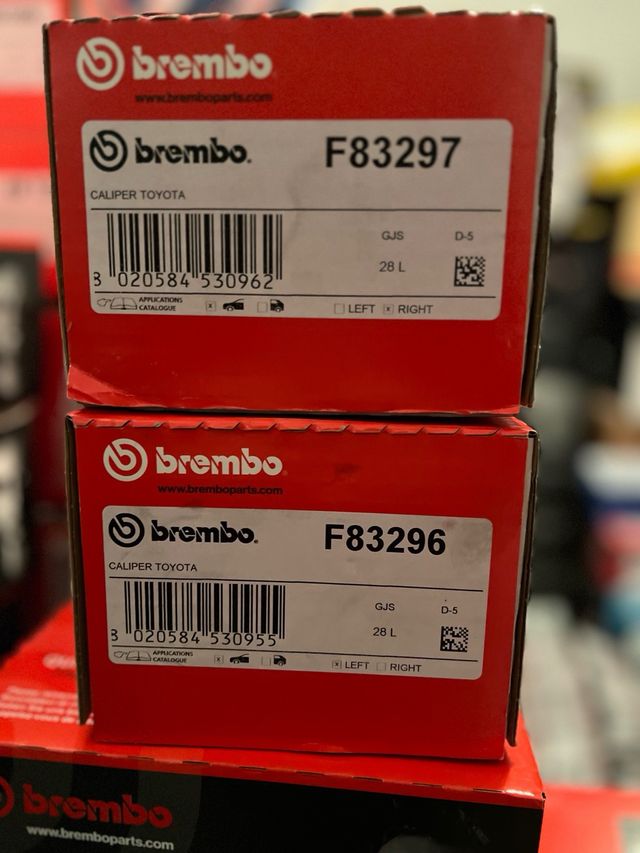 Pareja Caliper delanteros Toyota Hilux Brembo