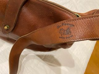 Bolso señora cuero rigido.