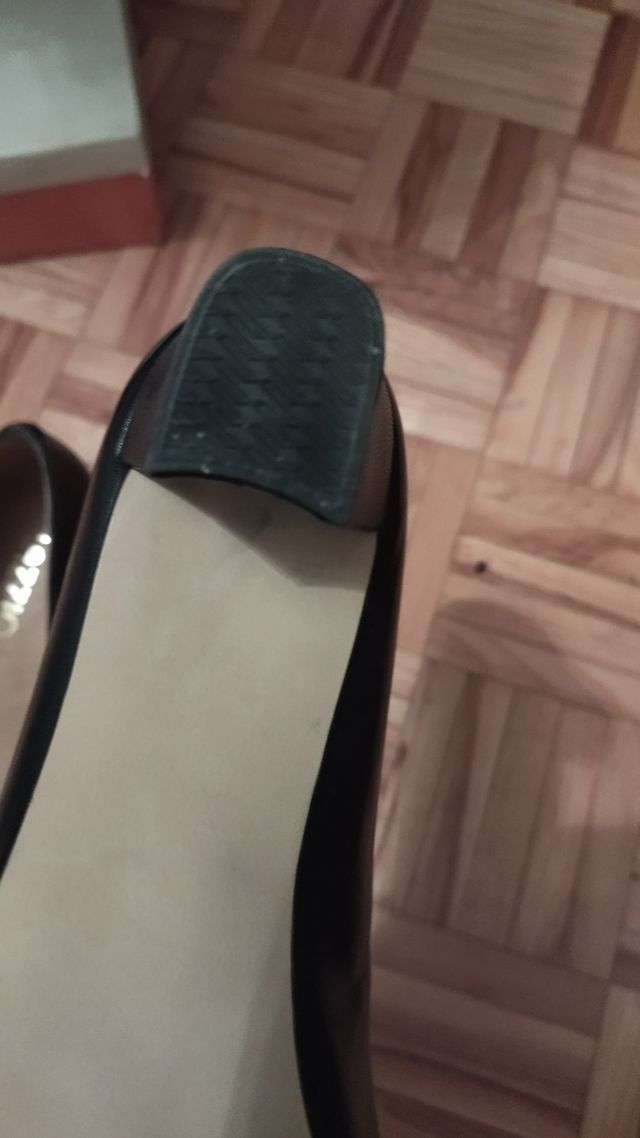 Zapatos de vestir nuevos