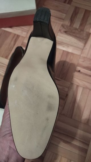 Zapatos de vestir nuevos