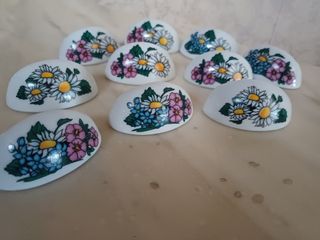 10 segnaposti in ceramica dipinti